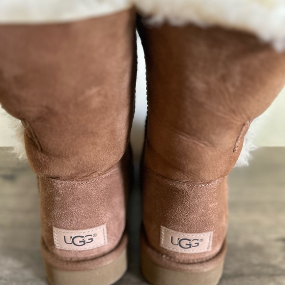 Bailey Button Uggs Size 7 - Picture 3 of 4